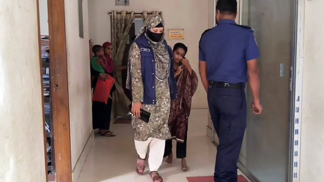 নিজের ৮ মাস বয়সী শিশুকে হত্যার অভিযোগে মা আটক